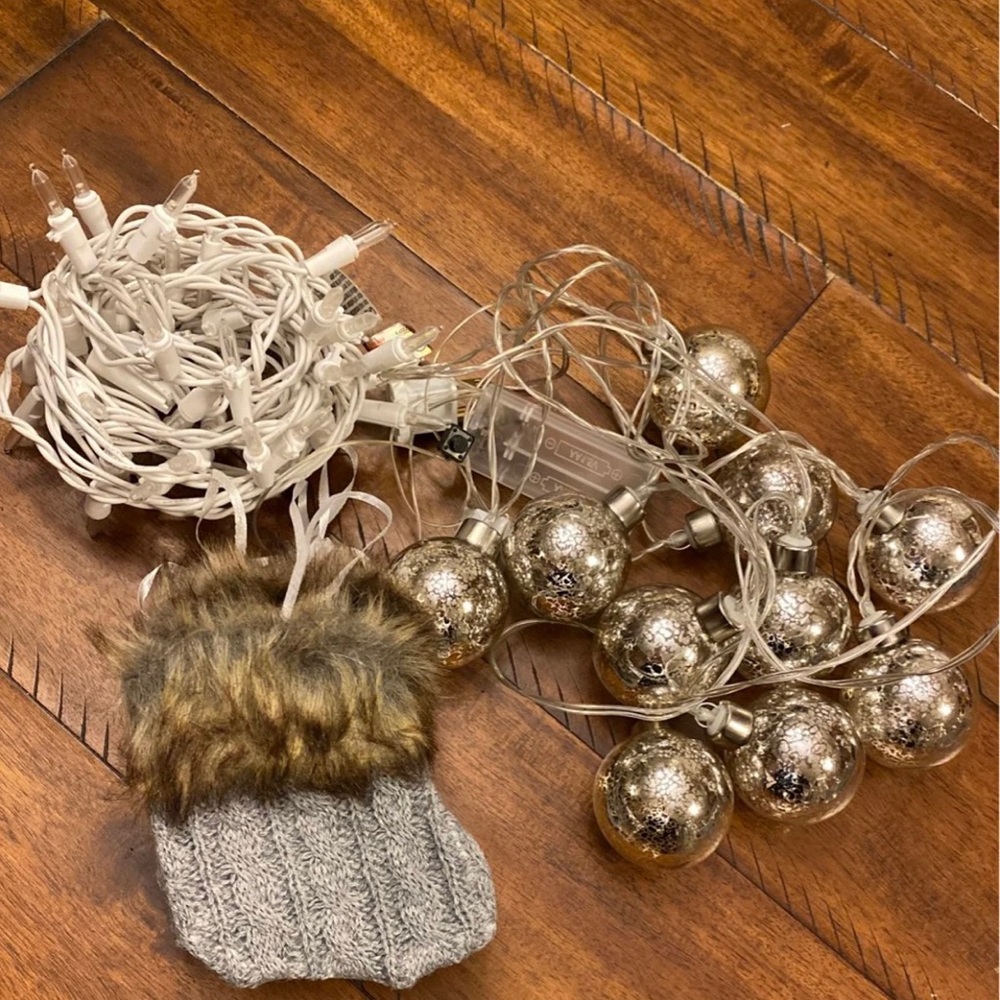 7 stockings and lights